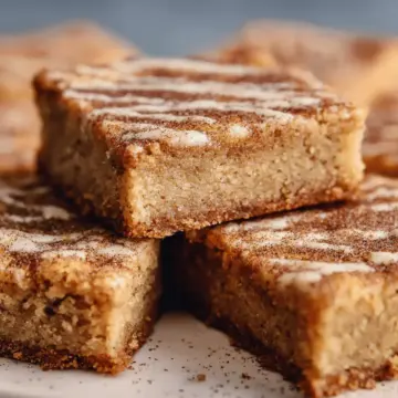 Cinnamon Sugar Blondies (Easy and Chewy Recipe!)