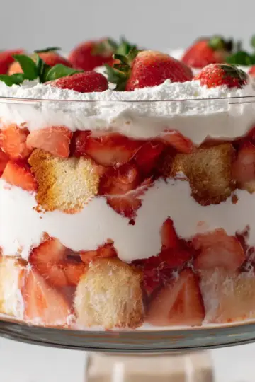 EASY Angel Food Cake Strawberry Trifle