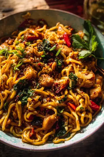 20 minute Crispy Garlic Chicken Noodles.