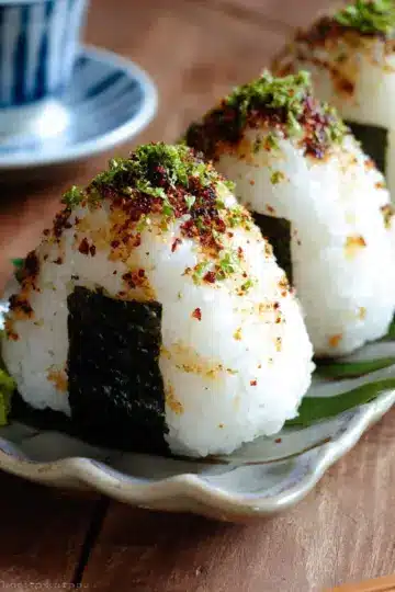 Onigiri (Japanese Rice Balls) (Video) おにぎり 1